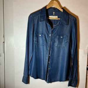 Chambrai Button Down Top size Small